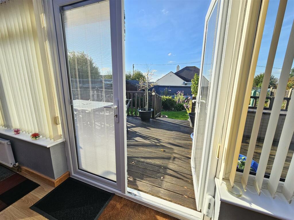 Patio doors to rear.jpg