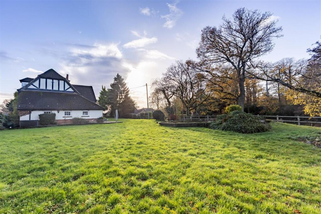 The Gardeners Cottage (25).jpg