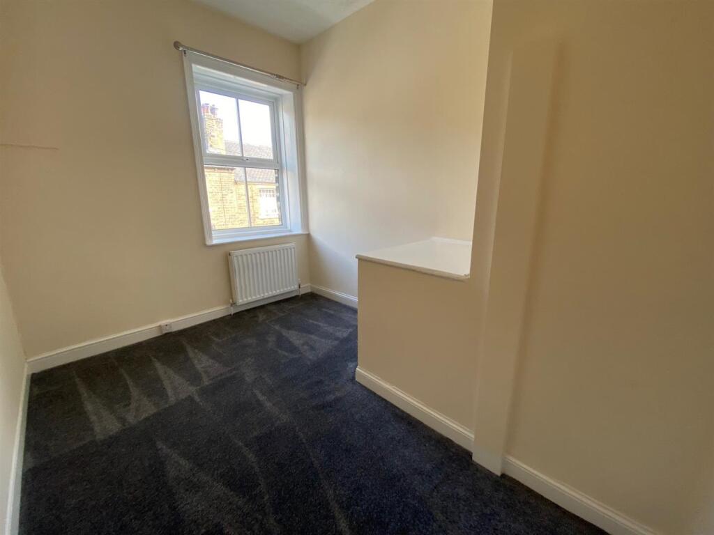 BEDROOM.jpg