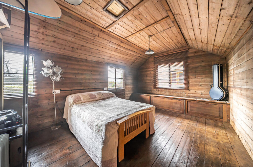 FIRST FLOOR ANNEXE
