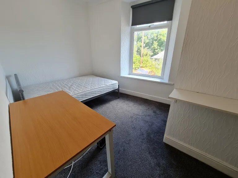 14-TerraceRoad Bed r