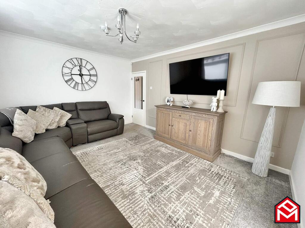 Sitting Room / Optional Bedroom 4