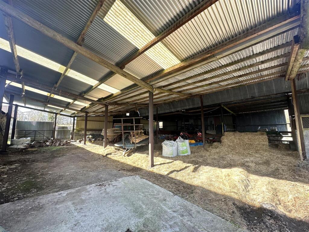 Dutch Barn with Lean to's