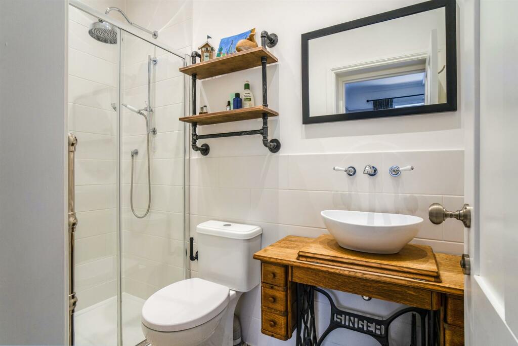 69293_Calder Greenway Lane Charlton Kings  (22)_lo