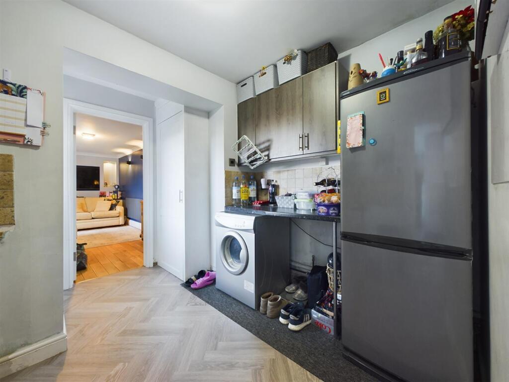 Utility Room (2).jpg