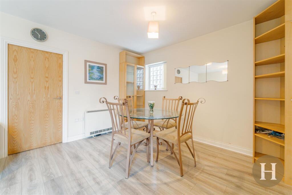 Hadleigh Estate Agents-21.jpg