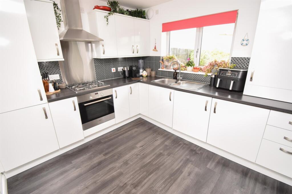 KITCHEN-DINER-2.jpg