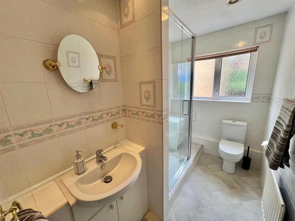 Bramleys Estate Agents - Badget Hill - Rastrick (4