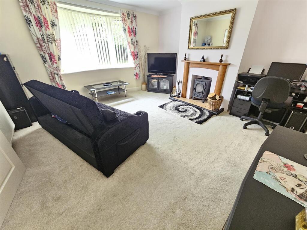 Bedroom 4.jpg