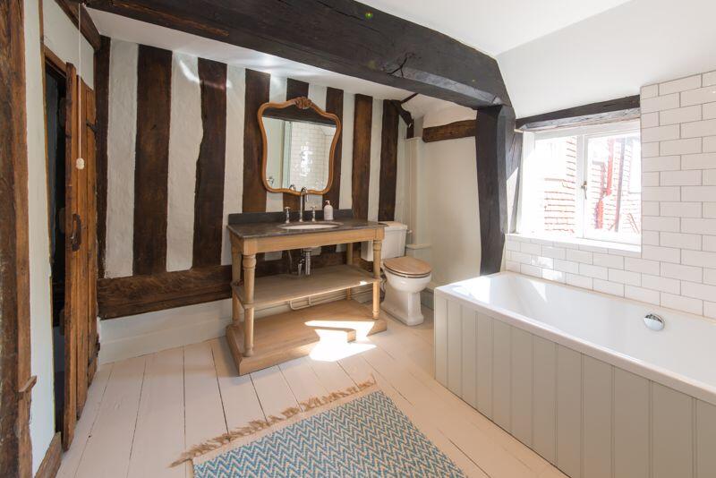 Bathroom first floor