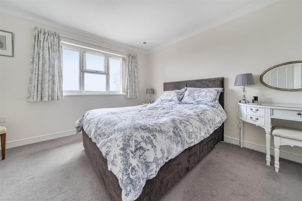 1371604-1-68f7ac901ba6f-ARW .jpg