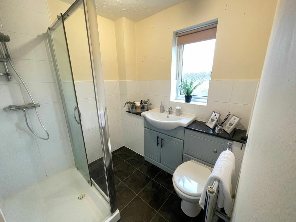 SHOWER ROOM