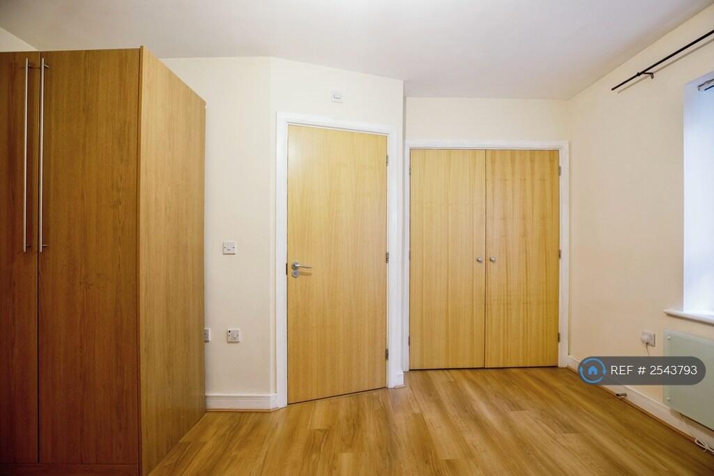 Main Bedroom Image 2