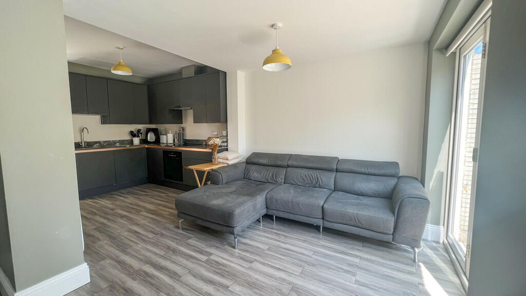 Sofa-Kitchen