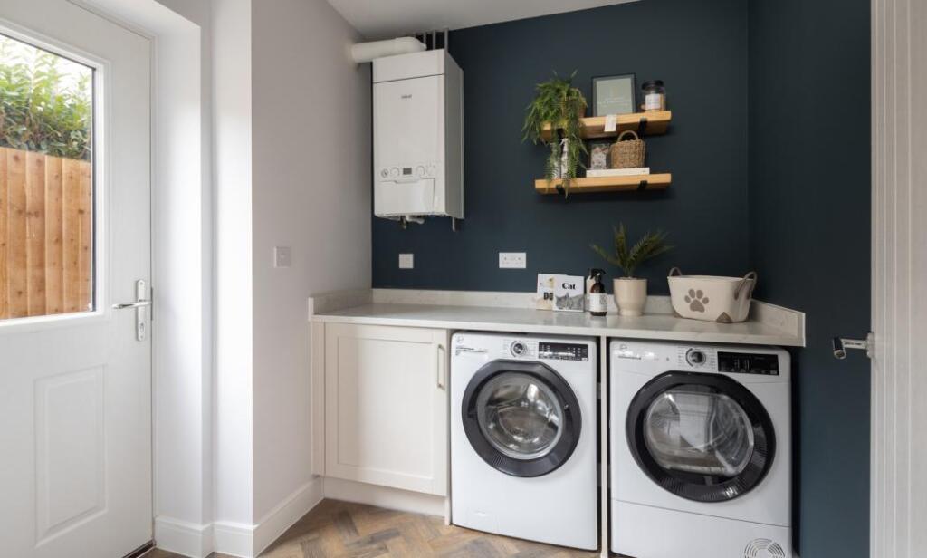 Dandara - Wittering Place - The Wotton, Home 9