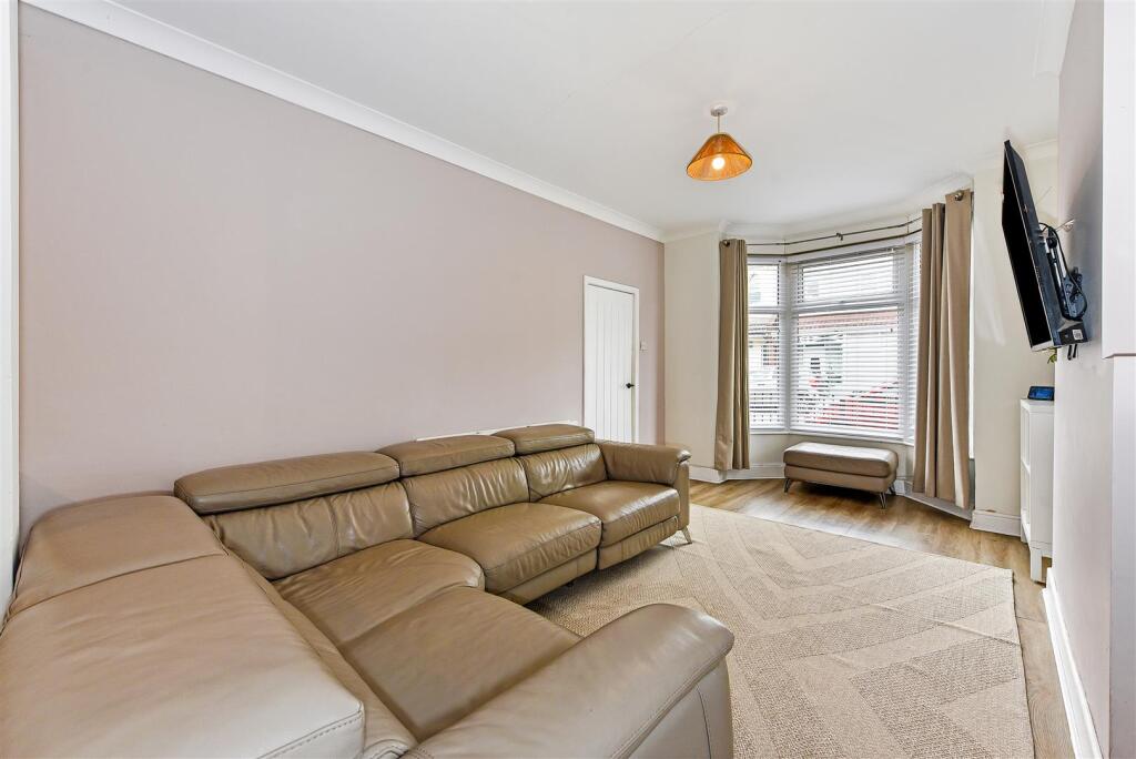 Living Room.jpg