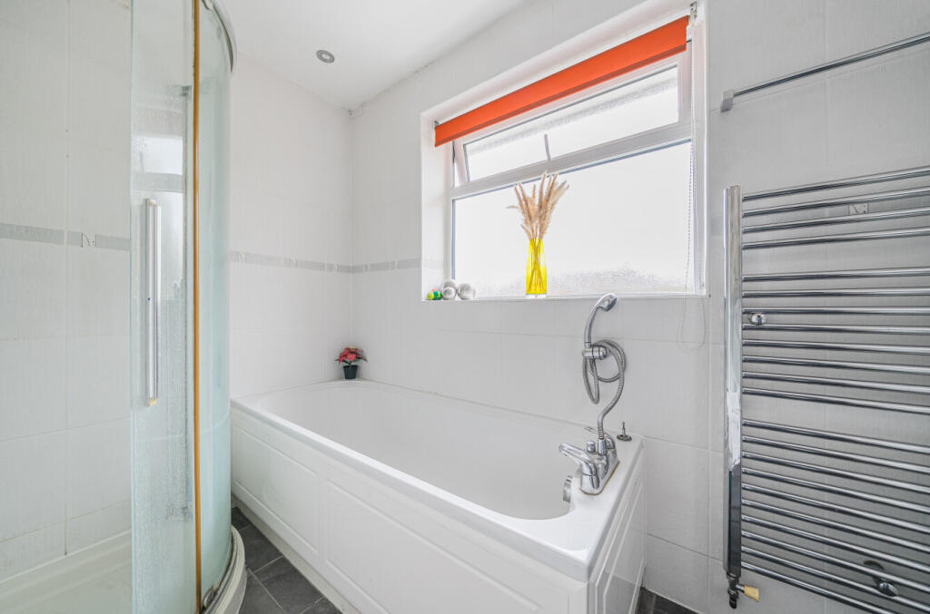 1360940-16-68dd1a...