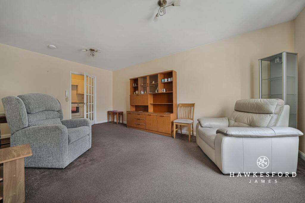 The Turrets, Sittingbourne - Lounge/diner