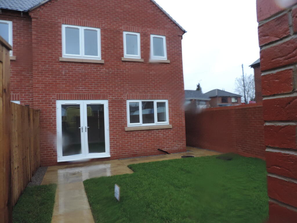 rear enclosed garden