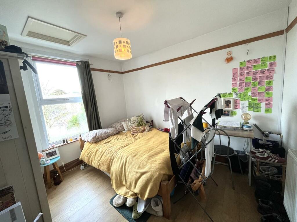 Bedroom 2.JPG