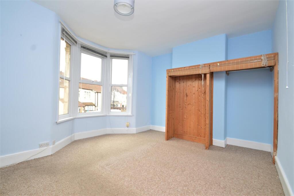 42 Strathmore Road (14).JPG