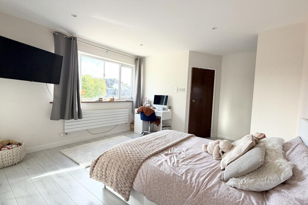 Woodlinken Close, Verwood, BH31 6BS