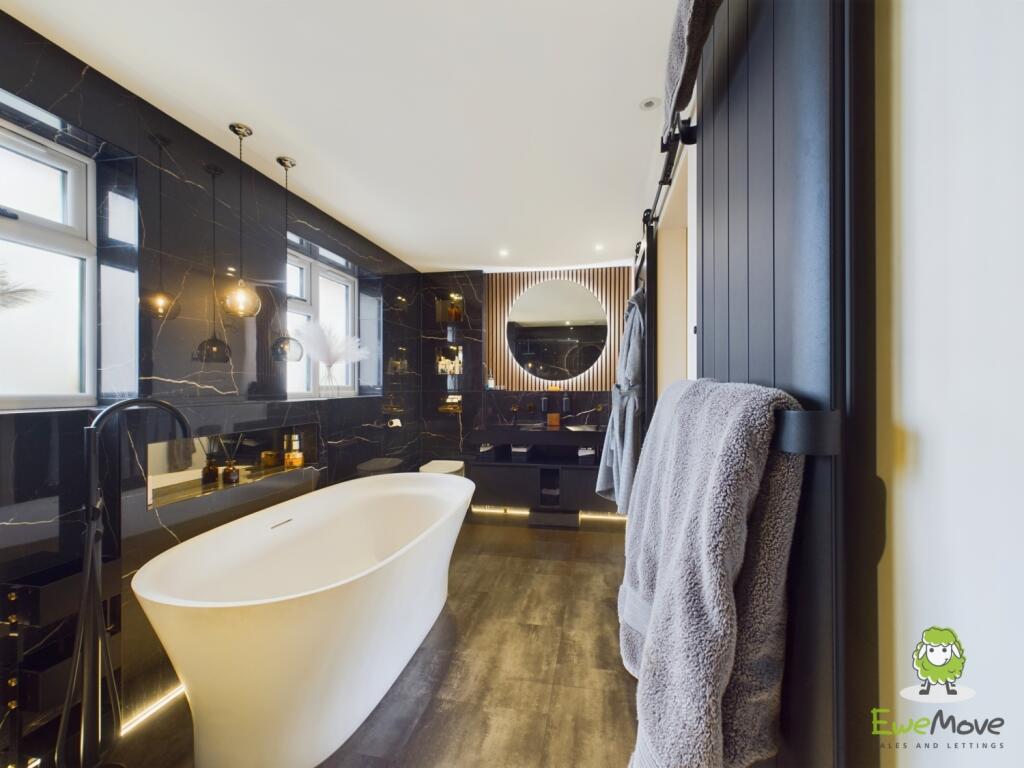 CAM03778G0-PR0171-STILL051