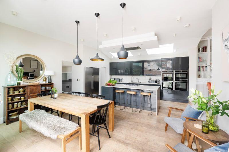 Kitchen/Dining Area