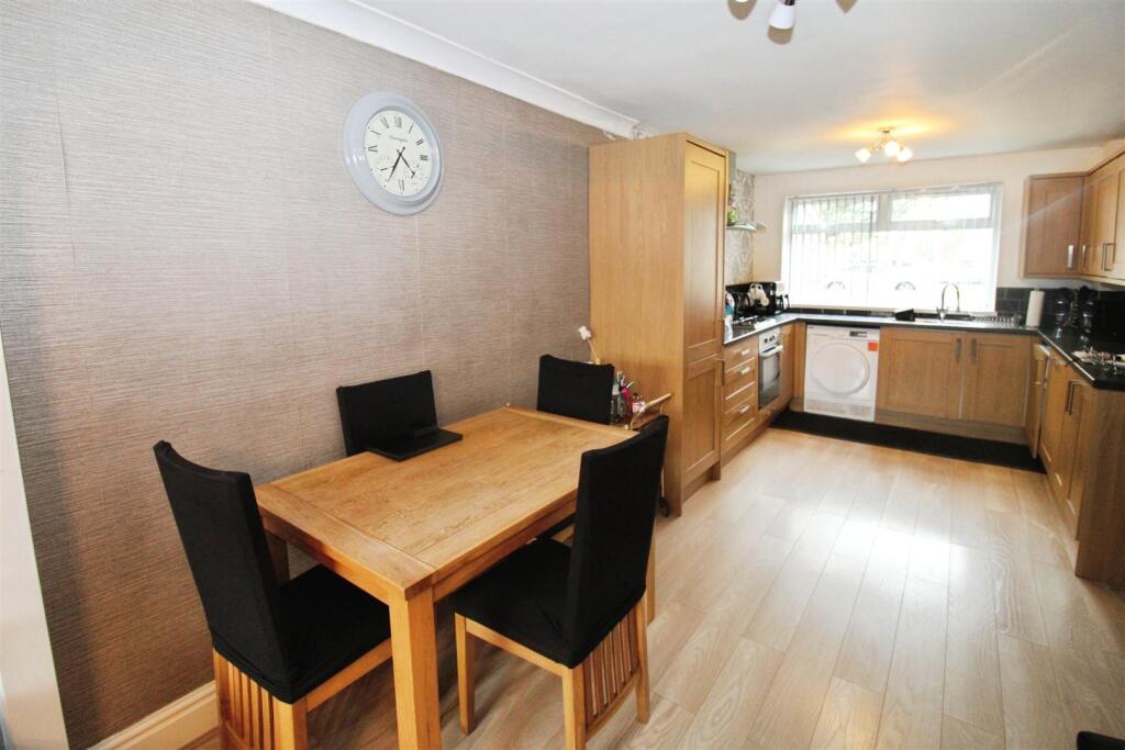 Fitted Dining Kitchen