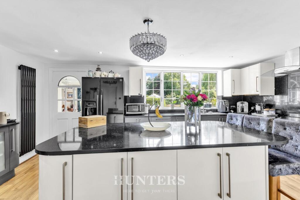 126 Boothroyden Road (34).jpg