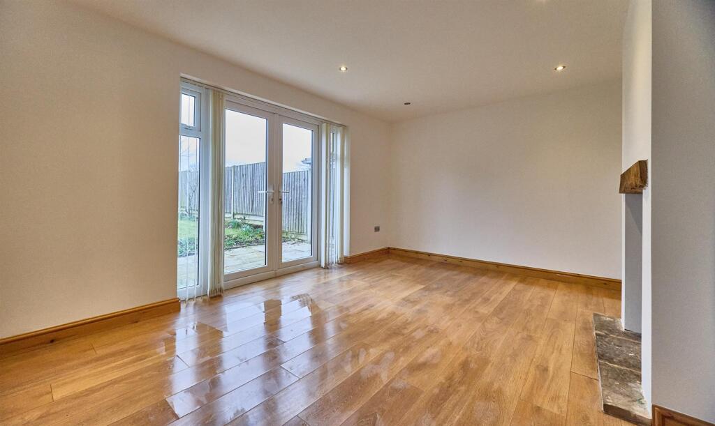 78 Featherston Drive BB 7.jpg