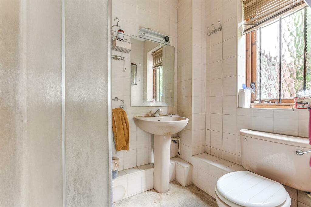 2 Willowside Court-10.jpg