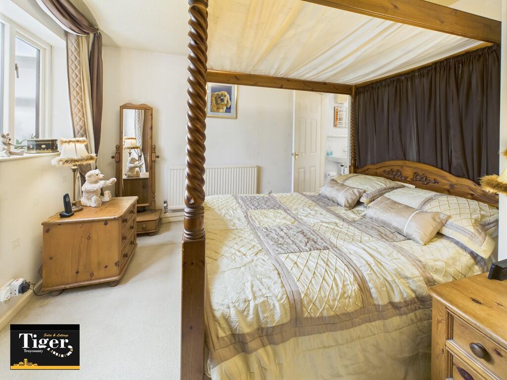 CAM02176G0-PR0671...