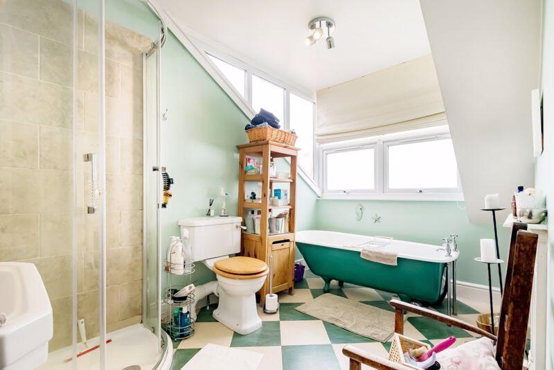 Bath/Shower Room