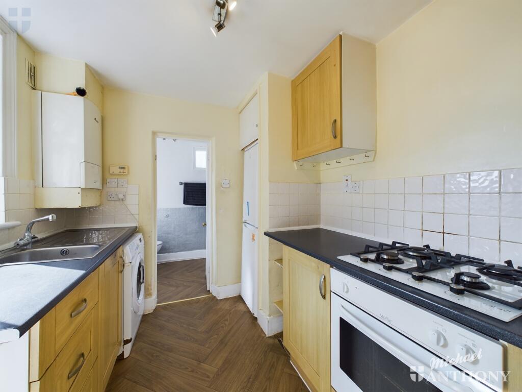 CAM03218G0-PR0349-STILL008