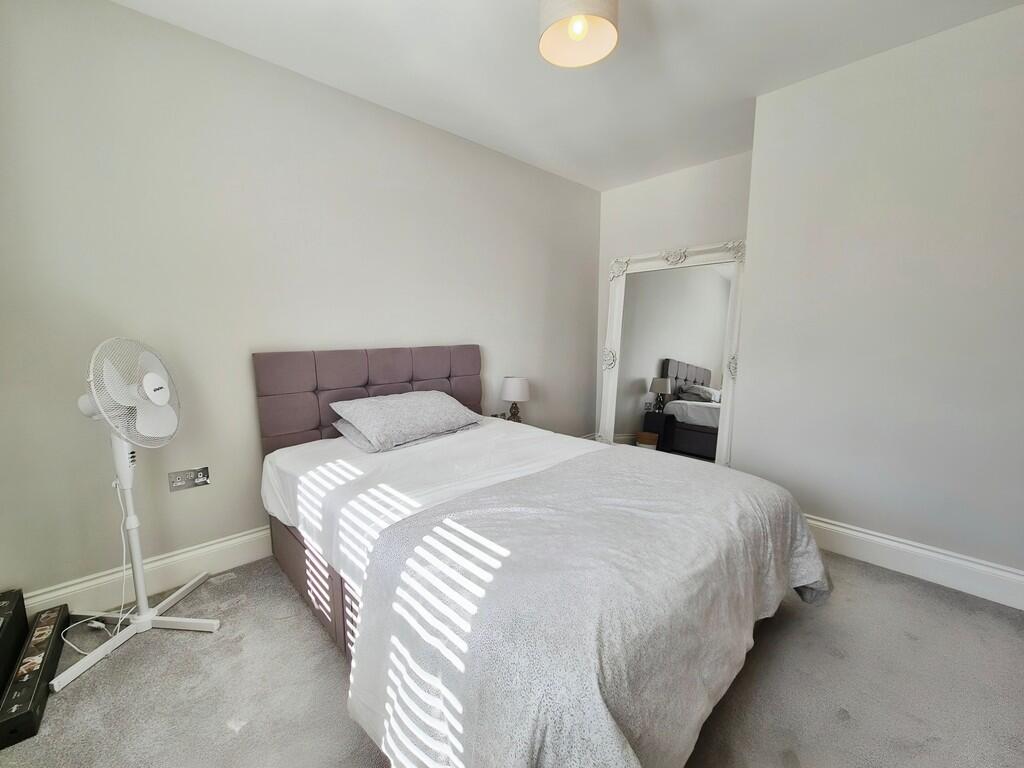 f87b8312-10000252...