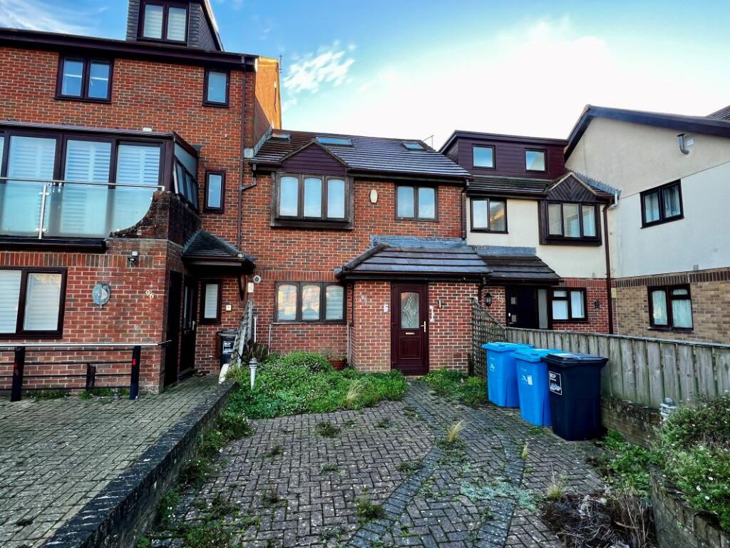 95 Catalina Drive, Poole, Dorset, BH15 1TQ