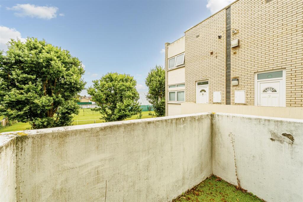 50 Bloomsbury Close-7.jpg