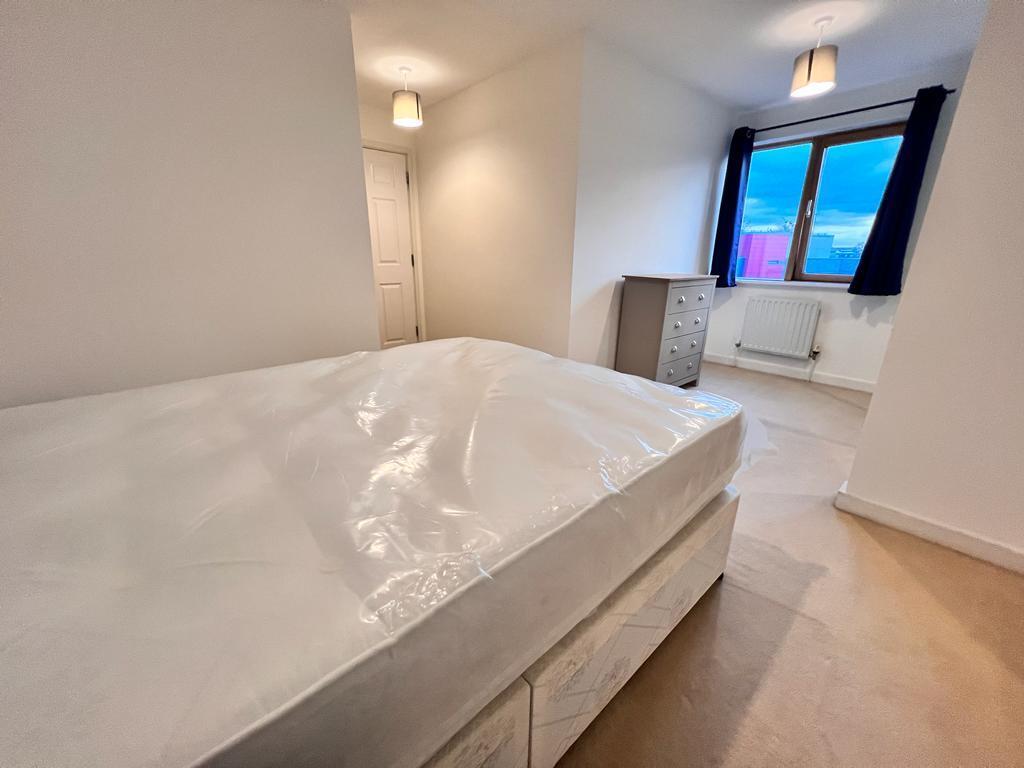 2 bed 2 bath for rent in Bow, E3