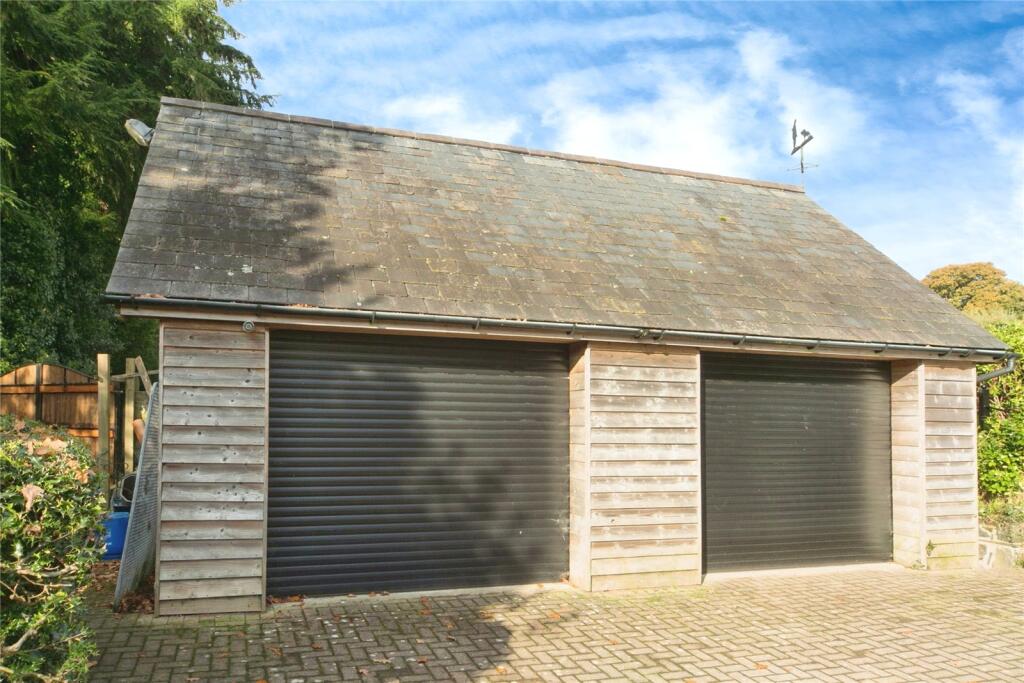 Ad House Double Gara