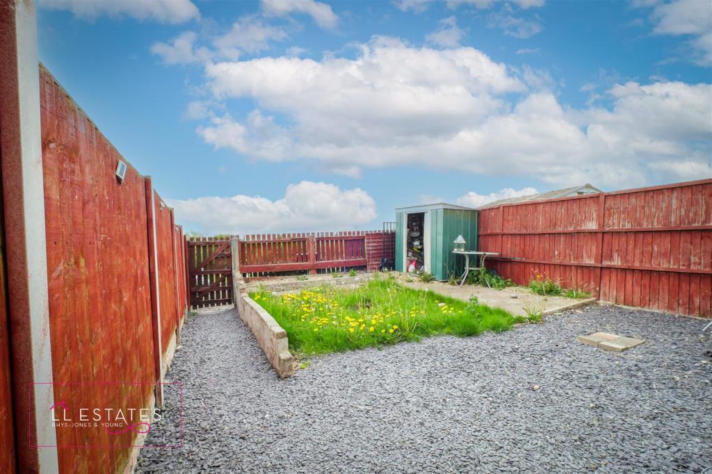 70 ffordd tynewydd-6.jpg
