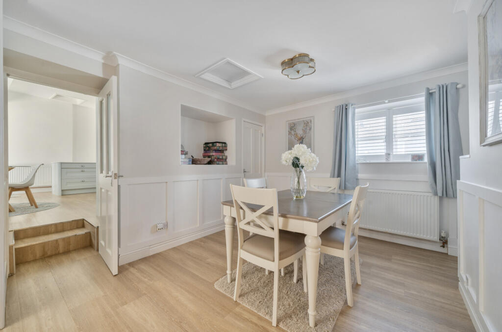 1303898-4-6852950...