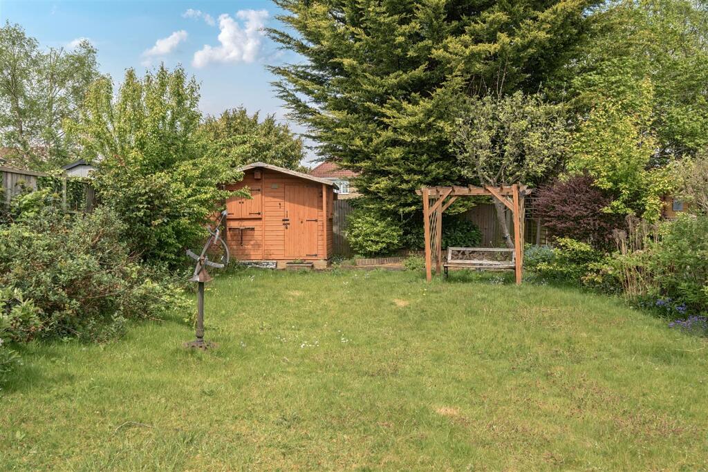 236 rear garden 2.jpg