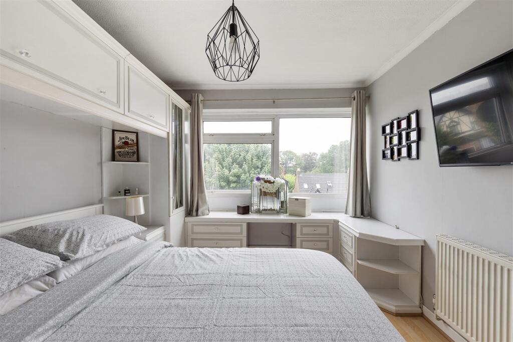 Chingford Avenue, E4