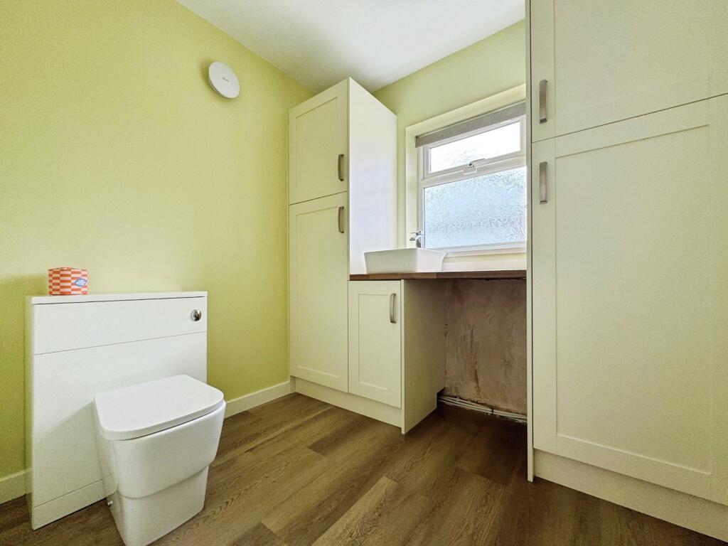 Utility Room/Wc