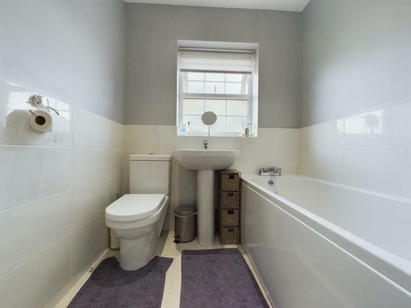 BATHROOM/W.C.