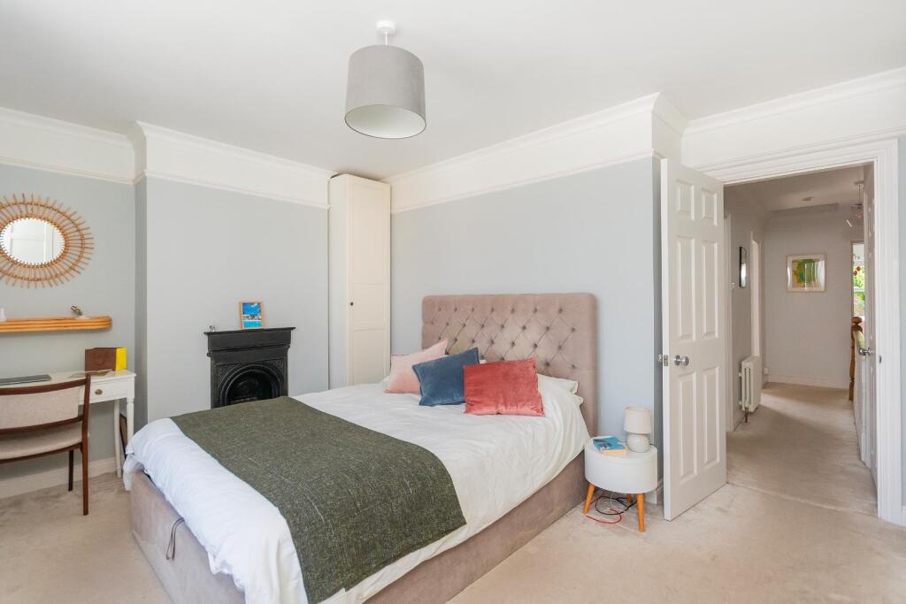 1I1RSE - Bedroom B.jpg