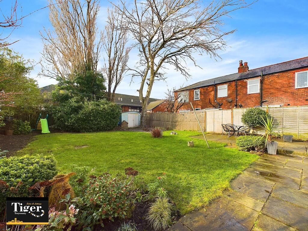 CAM02176G0-PR0484...