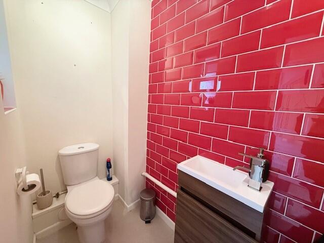 downstairs wc