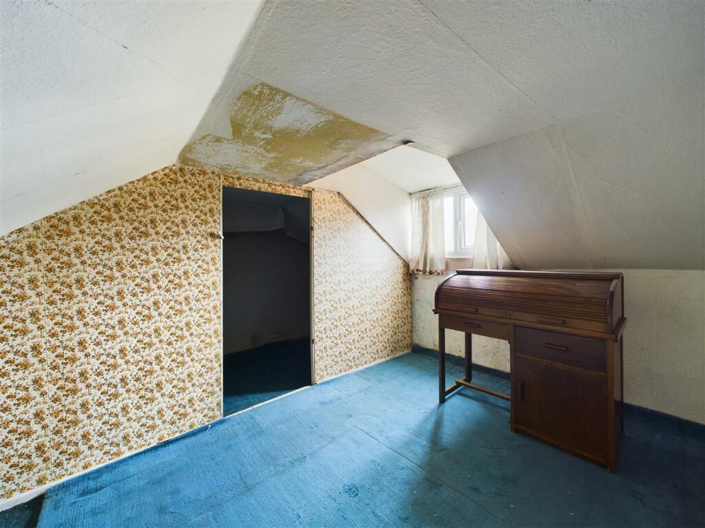 BEDROOM 3/ ATTIC ROOM